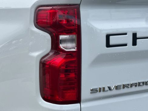 Used 2025 Chevrolet Silverado 1500 LT image 26