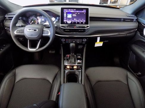 New 2026 Jeep Compass Latitude AWD/4WD image 23