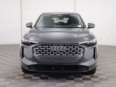 Used 2025 Audi Q5 Premium Plus w/ Premium Plus image 3