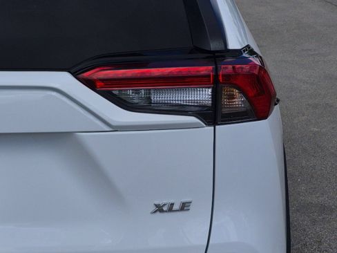 Certified 2025 Toyota RAV4 XLE FWD image 24
