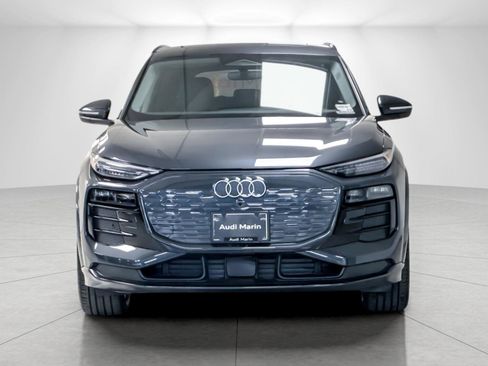New 2025 Audi Q6 e-tron Prestige image 8