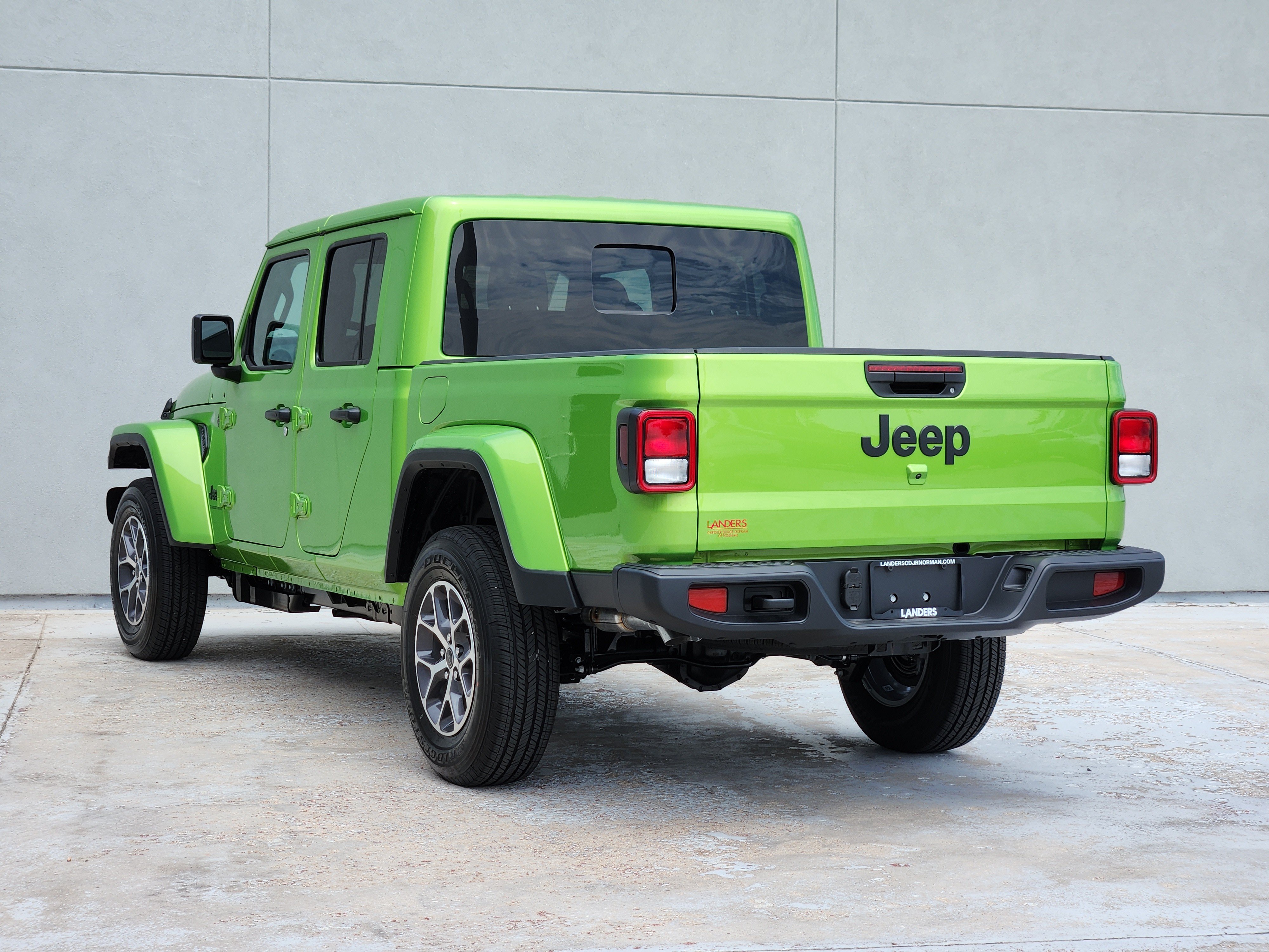 New 2026 Jeep Gladiator Sport AWD/4WD image 3