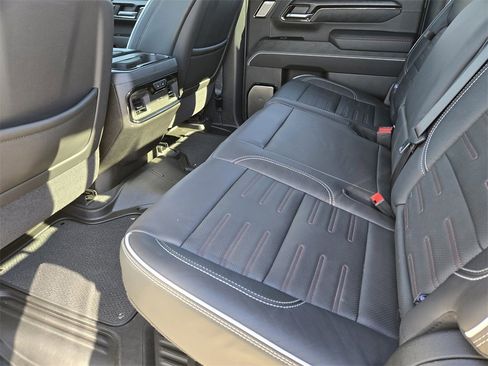 Used 2025 GMC Sierra 2500 AT4X image 30