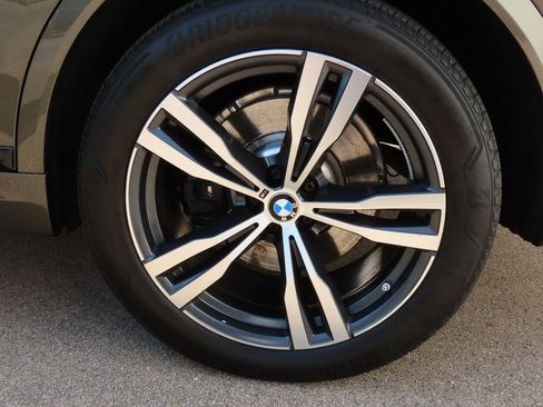 Certified 2023 BMW X7 xDrive40i w/ M Sport Package image 44