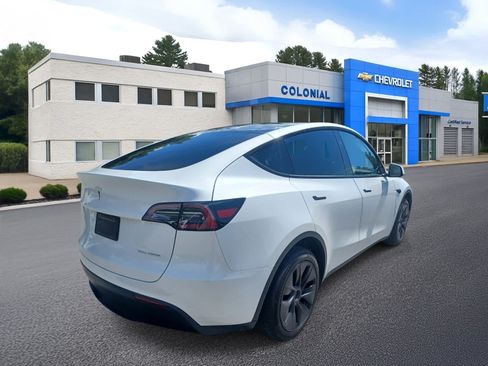 Used 2025 Tesla Model Y Long Range AWD/4WD image 4