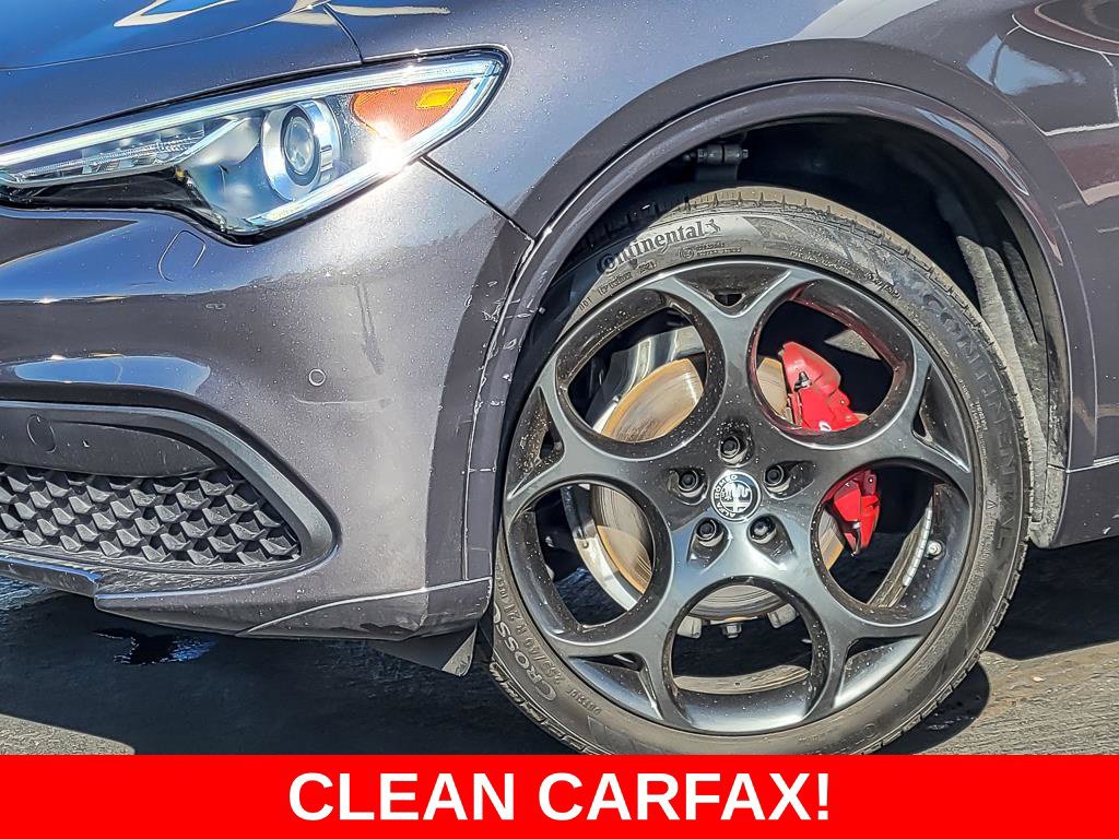Used 2022 Alfa Romeo Stelvio Veloce AWD/4WD image 3