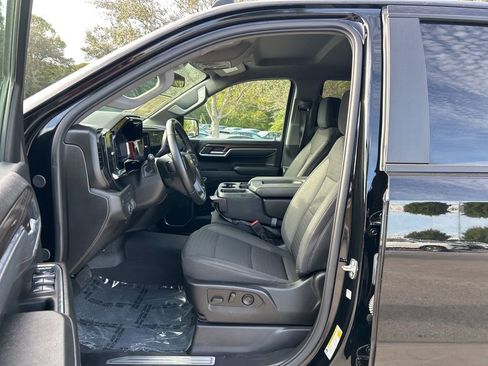 Used 2025 Chevrolet Silverado 1500 LT image 15