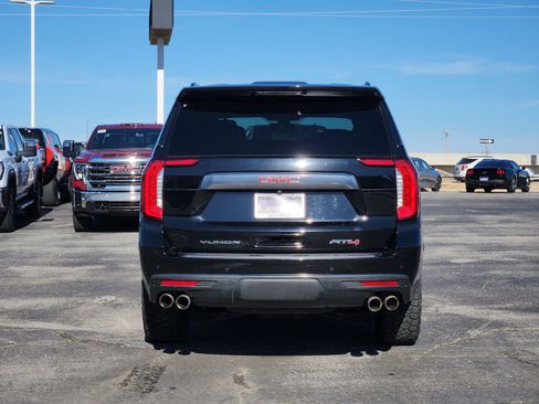 Used 2022 GMC Yukon AT4 image 8