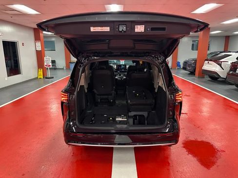 Certified 2023 Toyota Sienna Platinum AWD/4WD image 25
