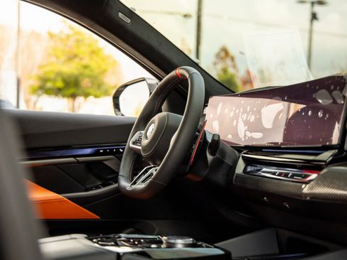 Used 2025 BMW M5 Touring image 45