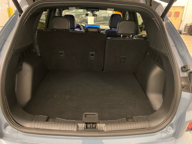 Used 2024 Ford Escape ST-Line w/ Tech Pack #1 AWD/4WD image 8