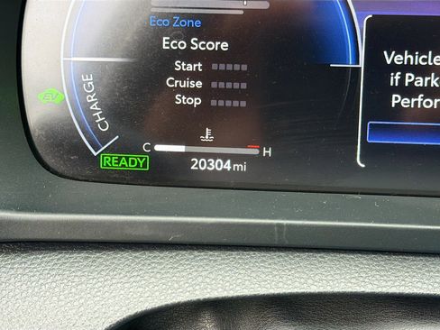 Used 2023 Toyota Crown Limited image 38