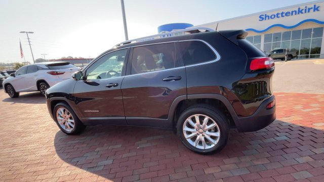 Used 2016 Jeep Cherokee Limited FWD image 7