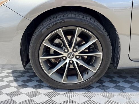 Used 2017 Toyota Camry XSE FWD image 13
