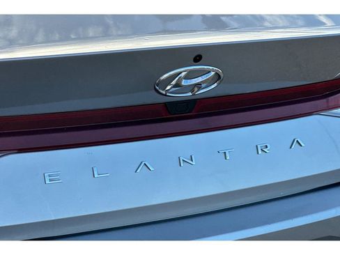 Used 2023 Hyundai Elantra SEL image 27