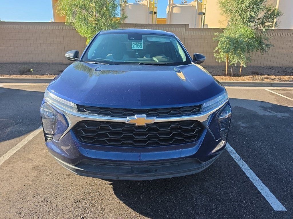 Used 2024 Chevrolet Trax LS FWD image 2