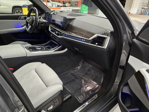 Used 2023 BMW X7 xDrive40i w/ Executive Package image 34