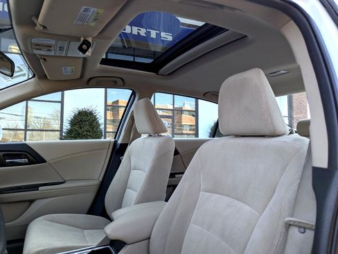 Used 2015 Honda Accord EX image 29