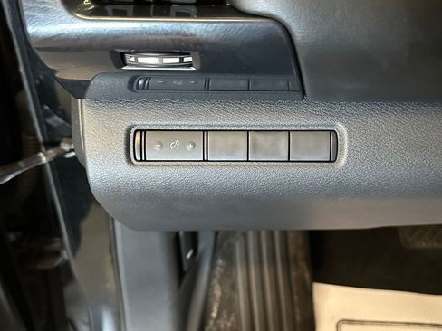 Used 2022 Nissan Pathfinder S AWD/4WD image 18