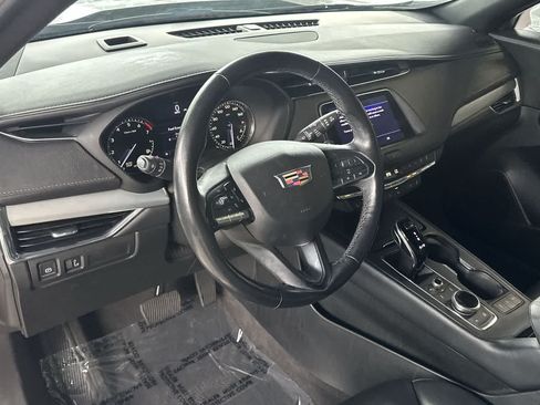 Used 2020 Cadillac XT4 Premium Luxury FWD image 13