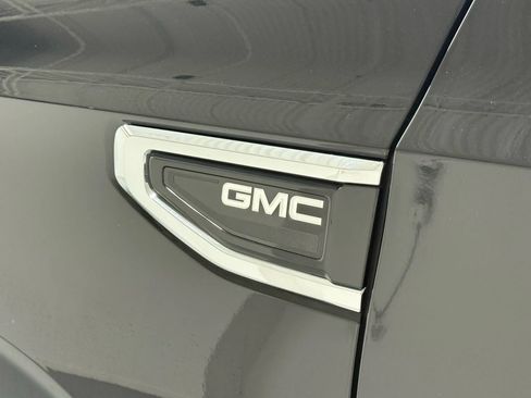 Used 2024 GMC Yukon SLT image 21