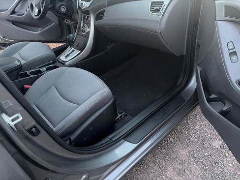 Used 2013 Hyundai Elantra GLS w/ Preferred Pkg FWD image 6