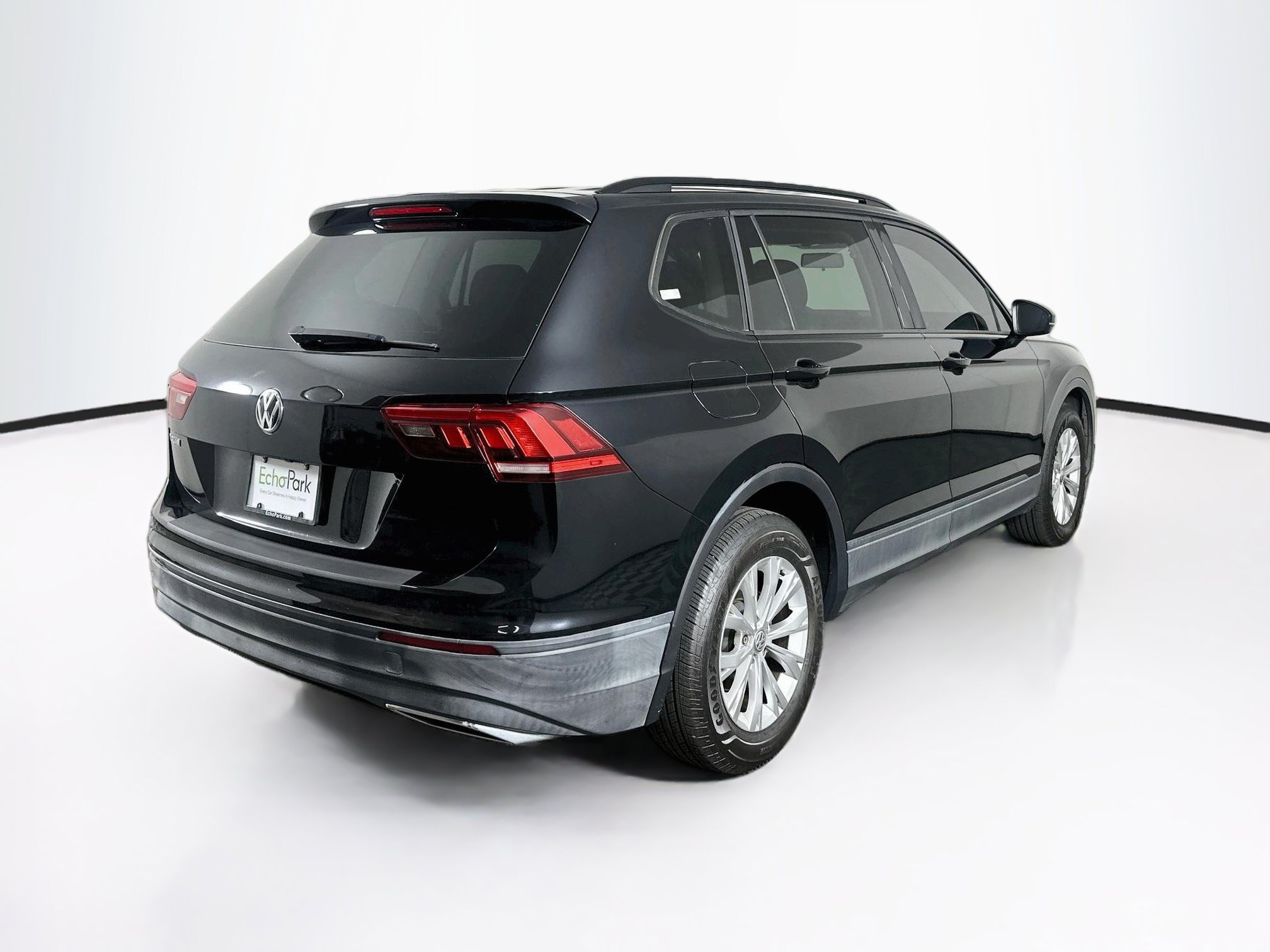 Used 2019 Volkswagen Tiguan S w/ Driver Assistance Package FWD image 9