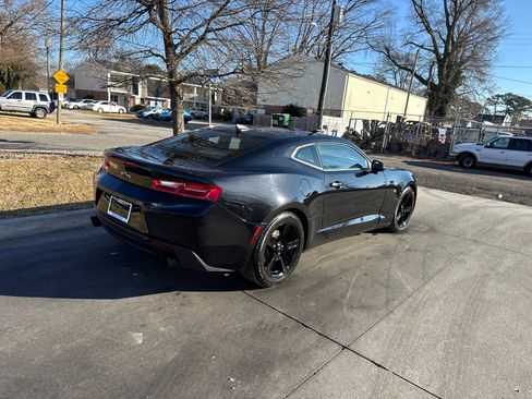 Used 2018 Chevrolet Camaro LT image 9