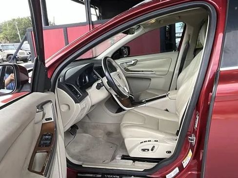 Used 2015 Volvo XC60 T5 Premier w/ Proximity Package FWD image 3