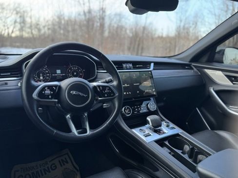 Used 2023 Jaguar F-PACE S image 30