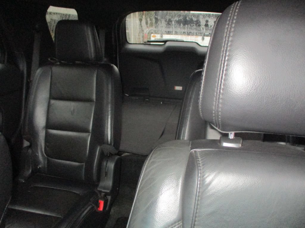 Used 2014 Ford Explorer XLT w/ Equipment Group 202A AWD/4WD image 12