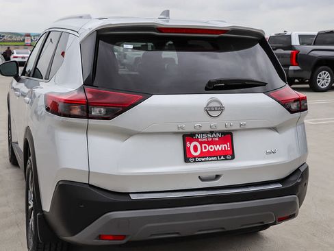 Used 2023 Nissan Rogue SV w/ SV Premium B Package FWD image 10