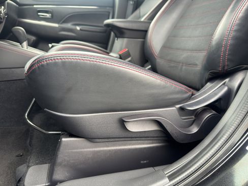 Used 2024 Mitsubishi Outlander Sport SE image 12