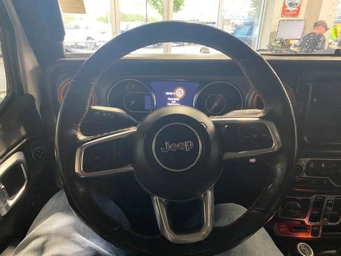 Used 2021 Jeep Gladiator Mojave AWD/4WD image 22