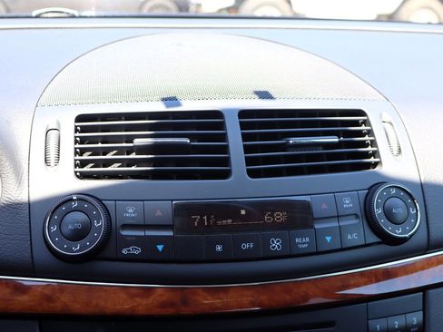 Used 2005 Mercedes-Benz E 500 4MATIC Sedan image 24