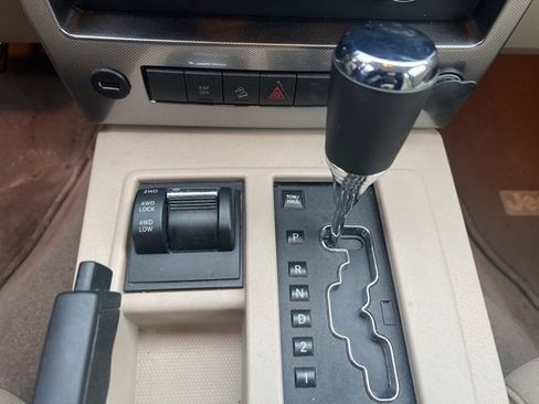 Used 2009 Jeep Liberty Sport image 24