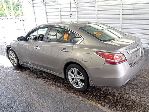 Used 2014 Nissan Altima 2.5 SV FWD image 4