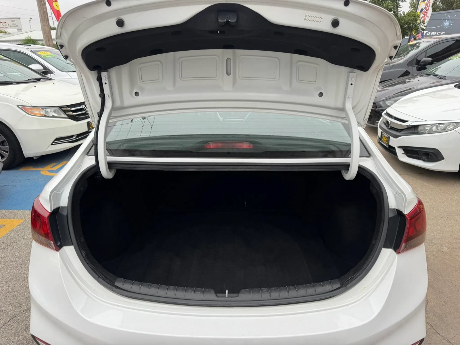 Used 2020 Hyundai Accent SE FWD image 15