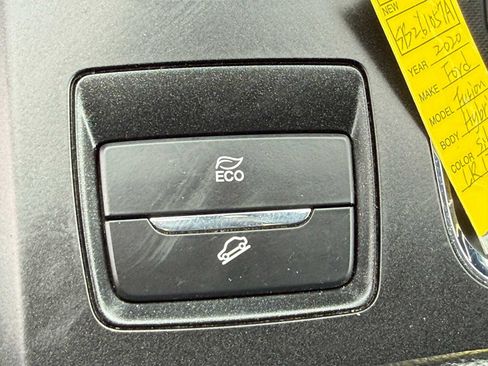 Used 2020 Ford Fusion SE FWD image 24