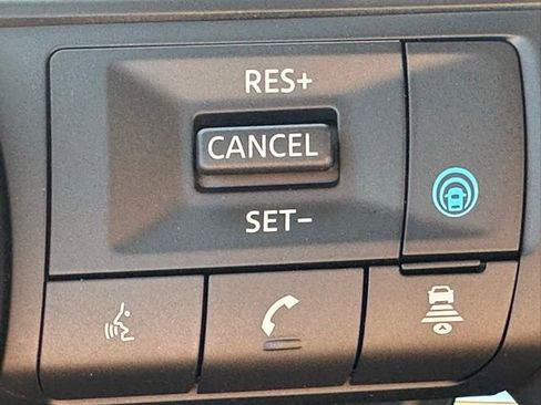 New 2025 Nissan Pathfinder SV w/ SV Premium Package image 34