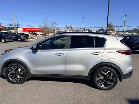 Used 2022 Kia Sportage EX w/ EX Technology Package FWD image 3