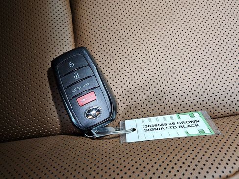 New 2026 Toyota Crown Signia image 31