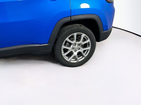 Used 2022 Jeep Compass Latitude w/ Sun and Sound Group AWD/4WD image 29