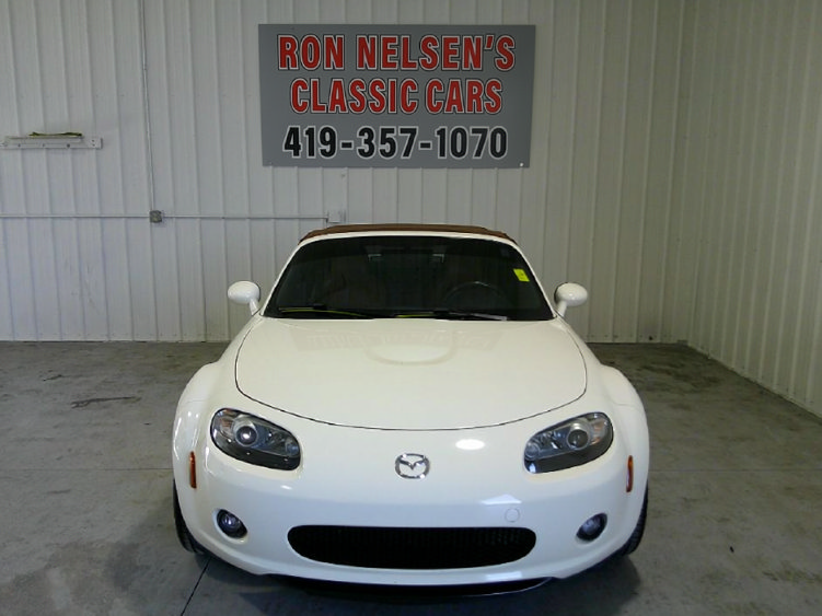 Used 2007 MAZDA MX-5 Miata Grand Touring w/ Premium Pkg RWD image 2