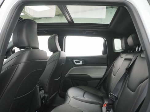 Certified 2024 Jeep Compass Limited w/ Sun and Sound Group image 23