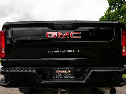 Used 2021 GMC Sierra 2500 Denali w/ Denali Black Diamond Edition AWD/4WD image 12