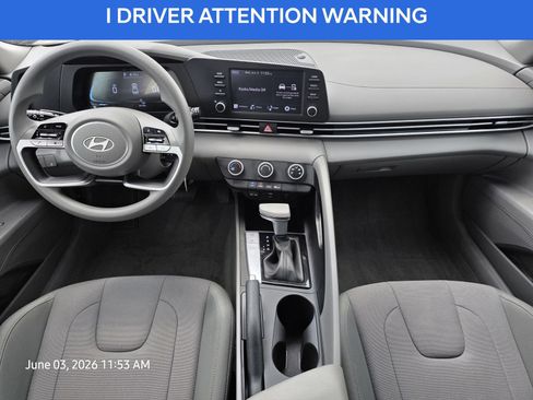 Certified 2025 Hyundai Elantra SE FWD image 11