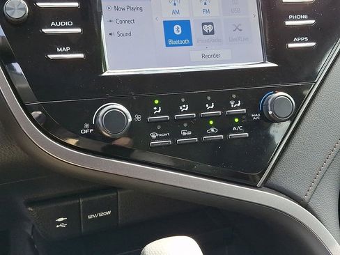 Used 2019 Toyota Camry LE w/ Convenience Package FWD image 17