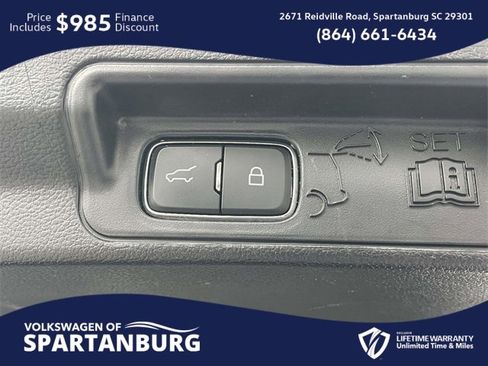 Used 2022 Ford Explorer XLT image 11