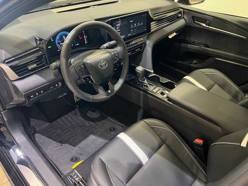 New 2026 Toyota Camry Hybrid image 2